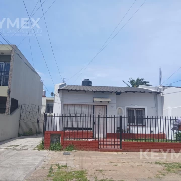 VENTA DE CASA CON TRES UNIDADES FUNCIONALES EN ISIDRO CASANOVA, IDEAL INVERSOR