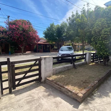 Casa de dos dormitorios venta Barrio Acindar