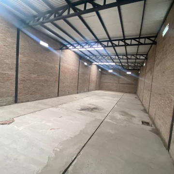 Galpón a estrenar en Villa Gobernador Galvez 