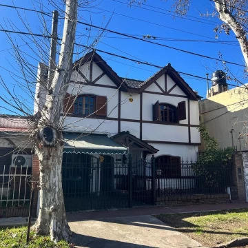 Casa en Fisherton en venta tres dormitorios, excelente. Sanchez de Loria al 200 Rosario.