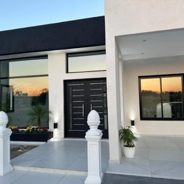 Venta/Alquiler - 4 ambientes en Lagos de Canning - Canning