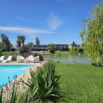 Casa en alquiler en Santa Bárbara, 4 dormitorios, a la laguna desde el 15 al 31/1/26