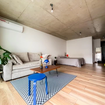 Venta Chacarita Departamento mono ambiente divisible con balcón. 55 mts. 1 año antigüedad