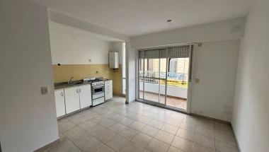 Departamento en Venta, Zona Centro, Rosario, 2 dormitorios con balcón al frente