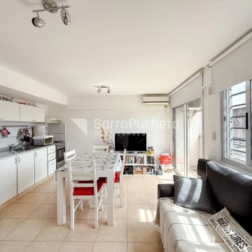 Venta Departamento 2 Ambientes con balcon y cochera en Haedo Sur.