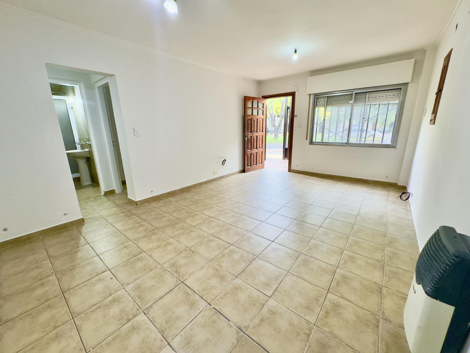 Casa en venta de dos dormitorios mas comodín - Rosario, General Las Heras