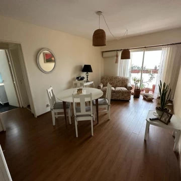 VENDE departamento ubicado en Sarmiento 68.