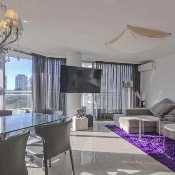 Venta Apartamento 3 Dormitorios y dependencia, Playa Brava, Punta del Este