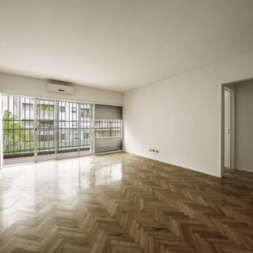 Departamento en venta en Belgrano. Lc y escritorio 2 dorm  2 baños Balcón Cochera