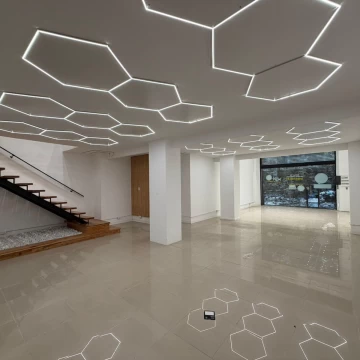 Local a metros de 9 de julio - Reciclado a nuevo - 285 m2 - VENTA CON RENTA!