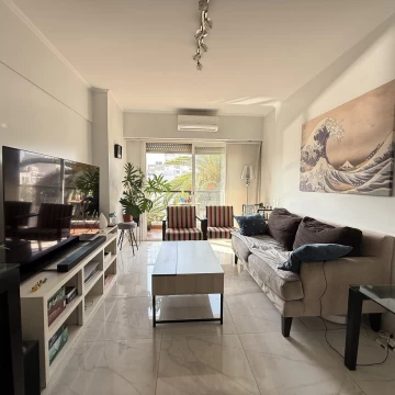 Venta - 3 Ambientes con balcón - Vista abierta - Luminoso - Villa crespo