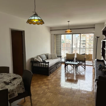 Departamento 2 dormitorios en venta con cochera en el centro