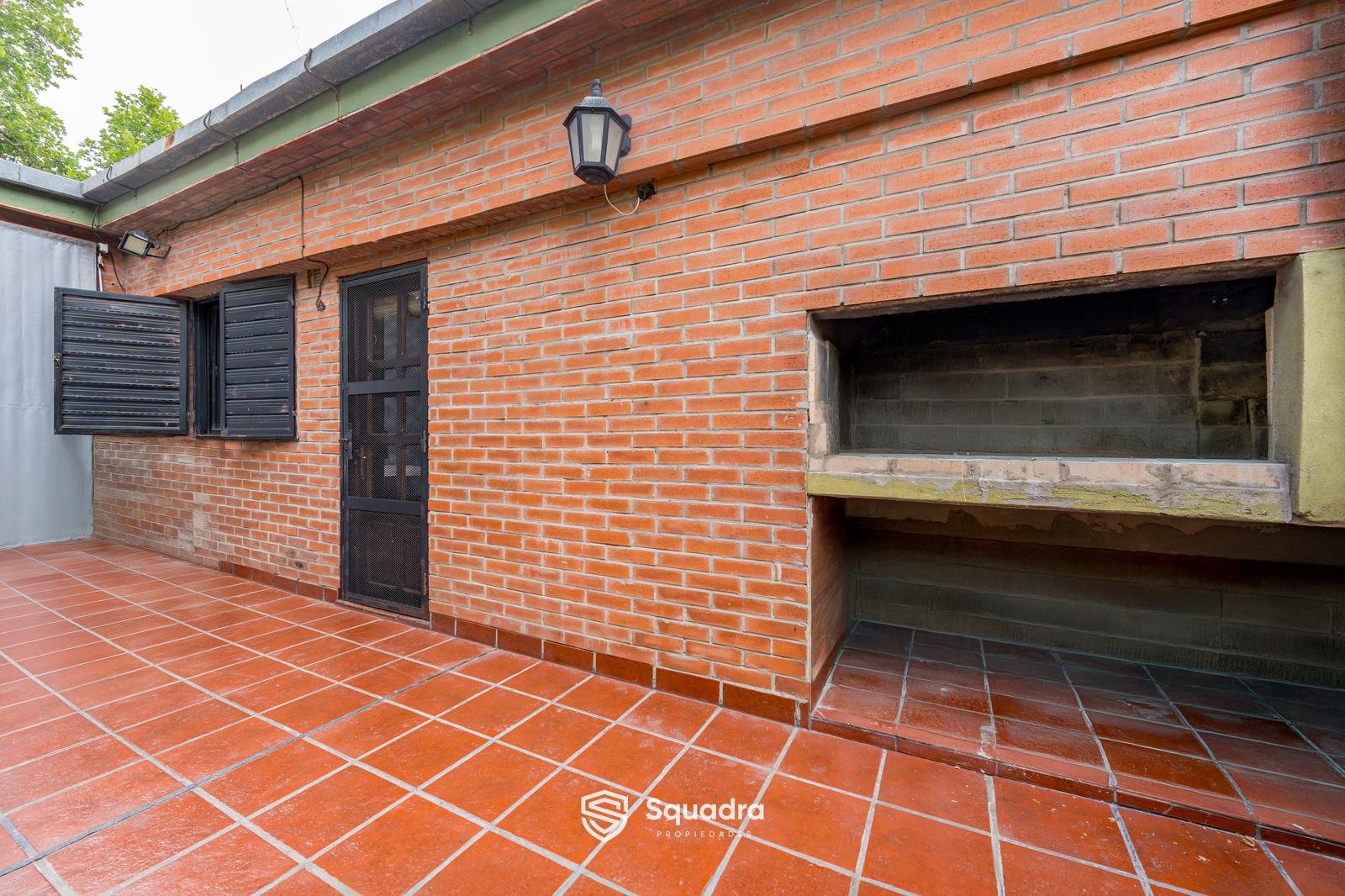 Patio con parrillero