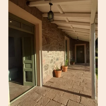 Casa de Piedra en Cruz Grande