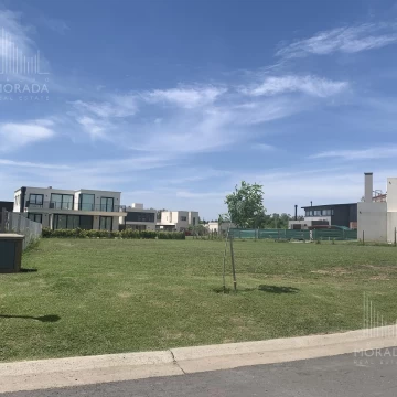 Terreno Central en Santa Elisa, excelente ubicación.