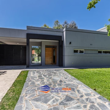 Casa en venta en Barrio Cerrado El Resuello, Moreno