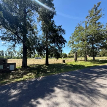 Terreno en venta en Cortines Lujan esquina sobre Mosconi