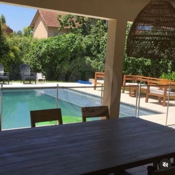 Alquiler anual | Casa amueblada de categoría con pileta en La Barra Village, Ing. Maschwitz