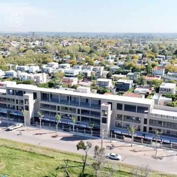 Local comercial con cochera en alquiler - Hudson - ZONA SUR- BERAZATEGUI