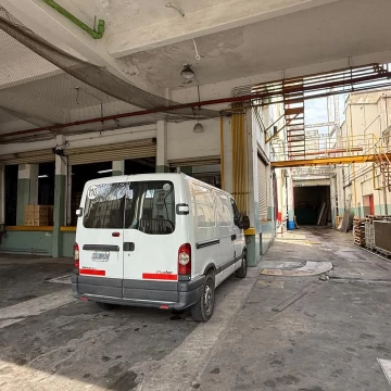 Depósito con Oficinas en venta Constitucion 6800 mts cub en 4 plantas