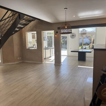 Venta - Casa 6 ambiente - Jardín y parrilla - Vicente Lopez - Olivos