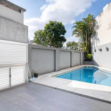 Venta Casa con pileta y parrilla en Villa del Parque