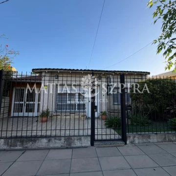 Casa 4 ambientes en Castelar