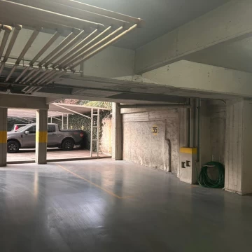Venta cochera cubierta en Haedo Norte, a metros de la Estación