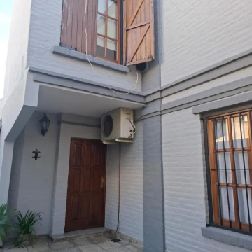 venta de casa 4 ambientes en Ramos Mejia con jardin 
