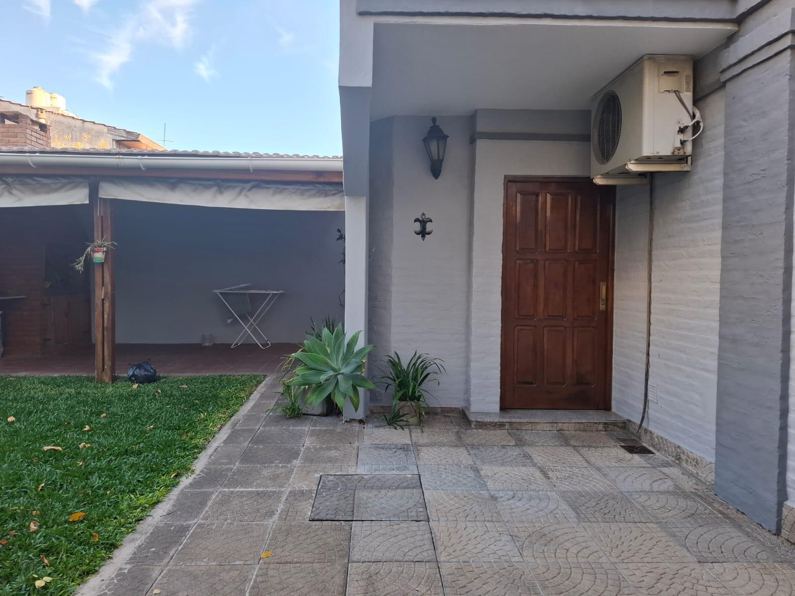 Casa de 3 dormitorios en Ramos Mejía, foto 2
