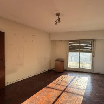 VENTA - 3 AMBIENTES CON BALCÓN - A REFACCIONAR - VILLA CRESPO