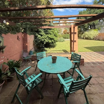 Casa a la venta sobre Rodriguez del Busto