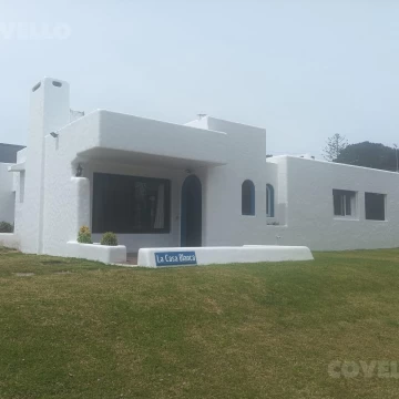 Casa en alquiler temporada 3 dormitorios y dependencia Playa Mansa 