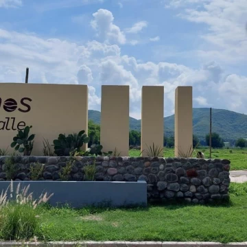 Terreno en jardines del valle