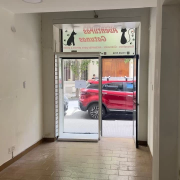 Venta local de 50 m2 con potencial.