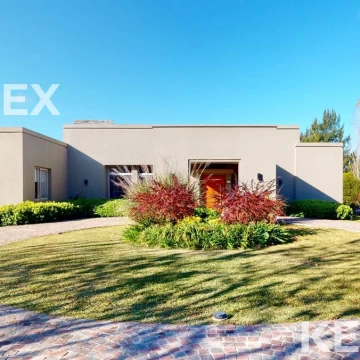 VENTA DE CASA DE 4 DORMITOIOS EN CAMPOS DE ROCA