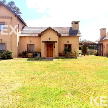 VENTA DE CASA DE 4 DORMITORIOS EN CAMPOS DE ROCA