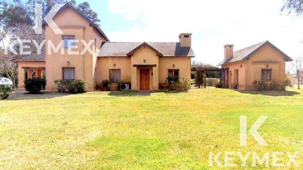VENTA DE CASA DE 4 DORMITORIOS EN CAMPOS DE ROCA