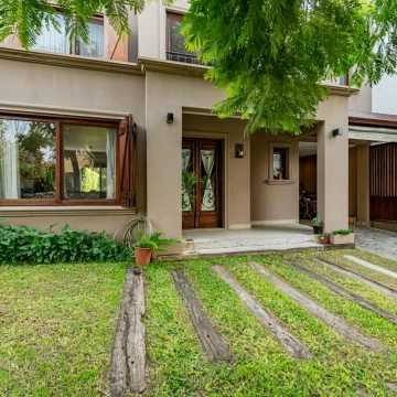 Casa en barrio privado La Araucaria Bella Vista