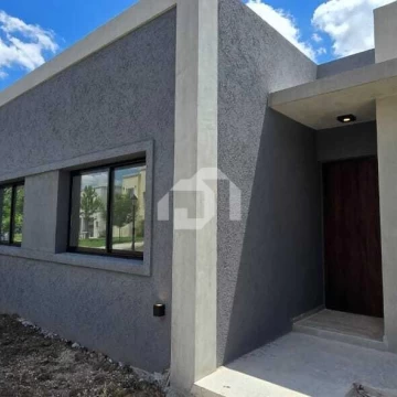 Casa  en Venta en Santa Lucia, Pilar del Este, Pilar