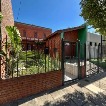 VENTA CASA APTA CREDITO. Av. Savio 979