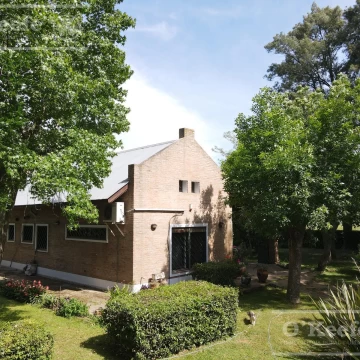 Casa en Venta Quinta Florencio Varela sobre lote de 2850m2