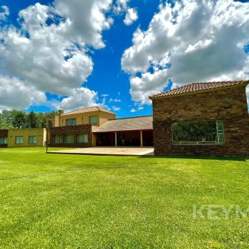 Alquiler casa 5 amb con pileta en Las Vizcachas Exaltación de la Cruz