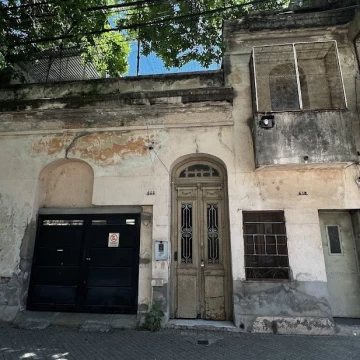 Ideal desarrollo en Barrio Luis Agote: 182 m² para construir o reformar en Constitución y San Lorenzo