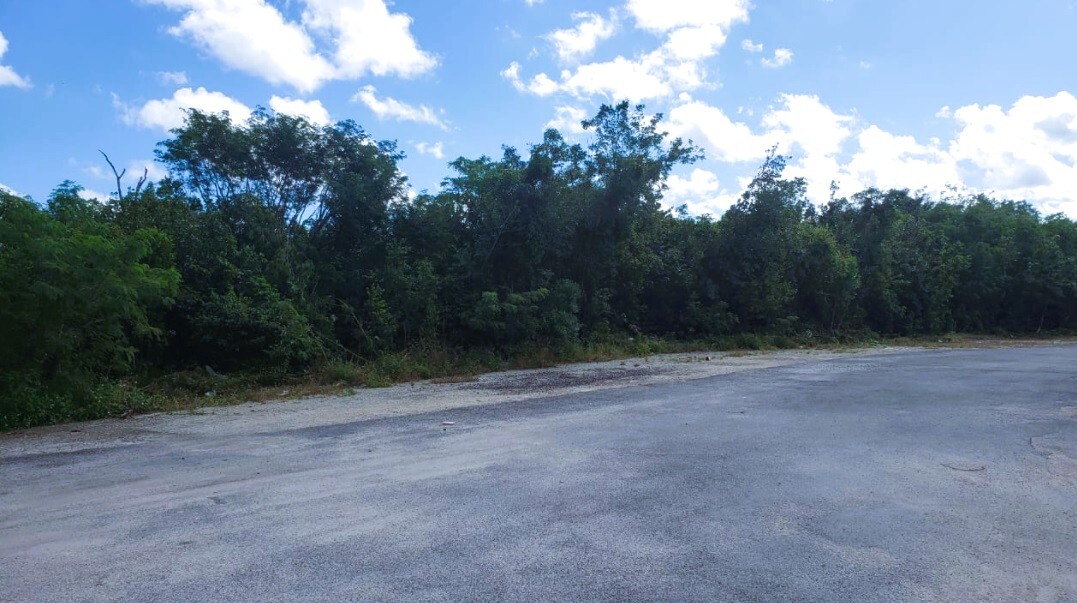 EN VENTA LOTE USO COMERCIAL CANCUN