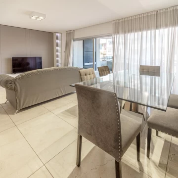 Venta Departamento 4 ambientes balcón aterrazado, cochera y parrilla.