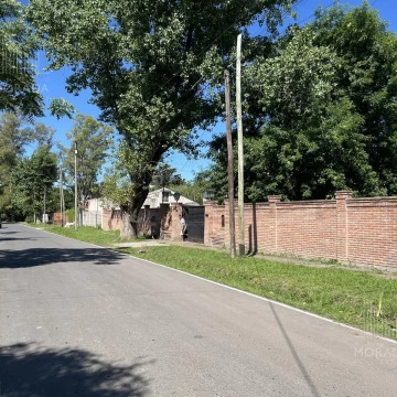 Terreno 1.105 m2 importante quincho pileta varios usos a metros de Panamericana y Ruta 26 Del Viso