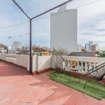 Venta - Casa - 5 Ambientes - Terraza - Patio - Cochera - Local - Parrilla - Villa Luro - Permuta