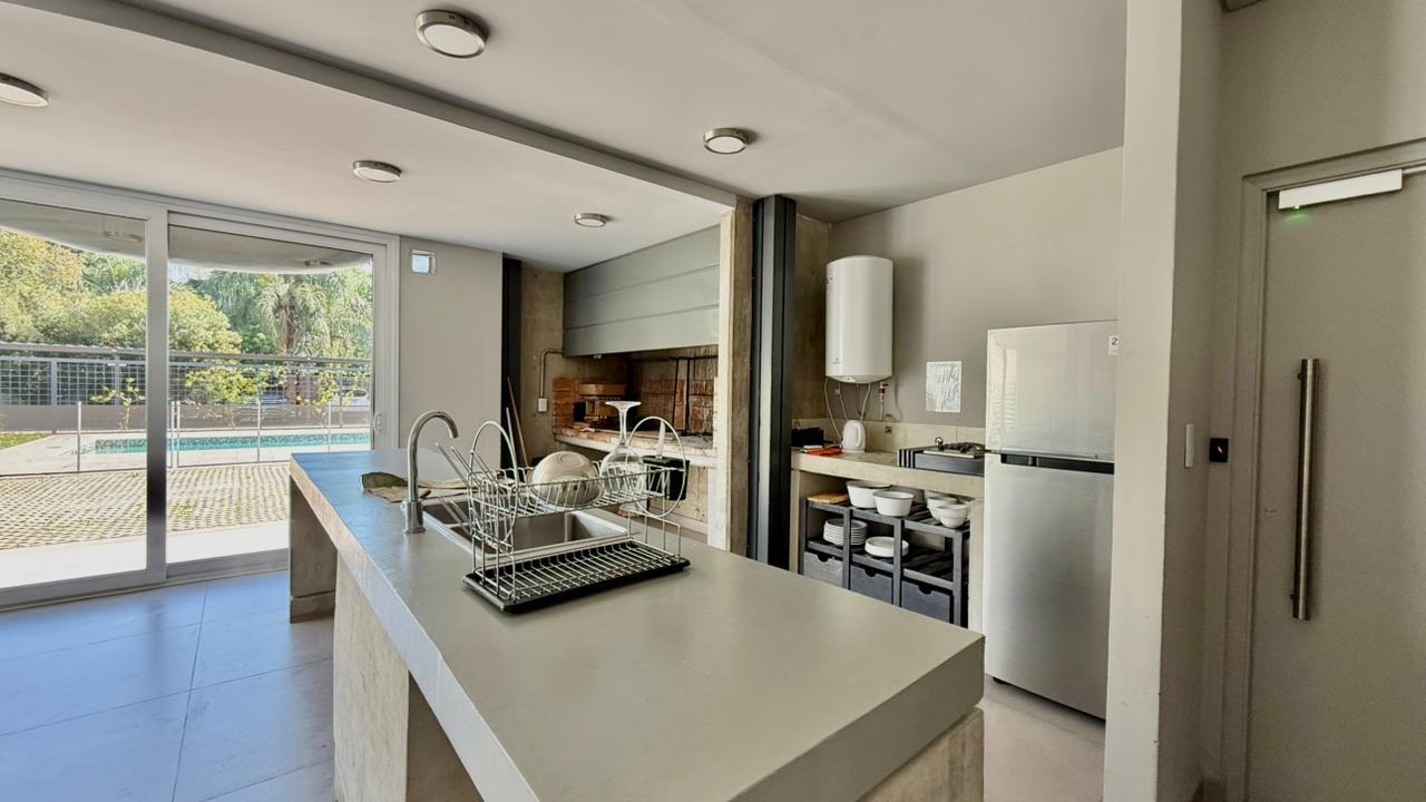 Departamento en venta de dos dormitorios con quincho Fisherton