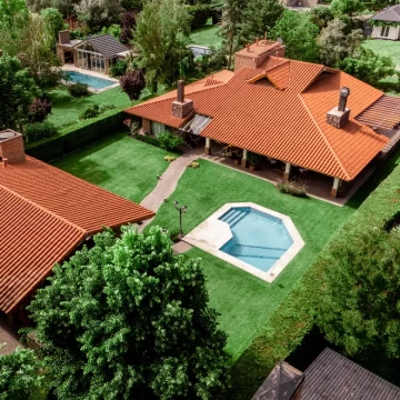 Casa 4 Dormitorios con Quincho - Barrio Rincón de Chacras